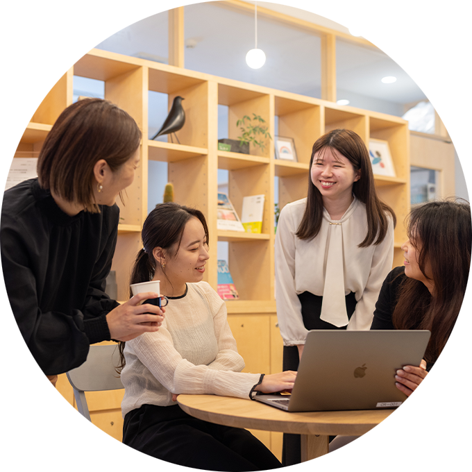 多様な女性たちが集い、共に成長するコミュニティ